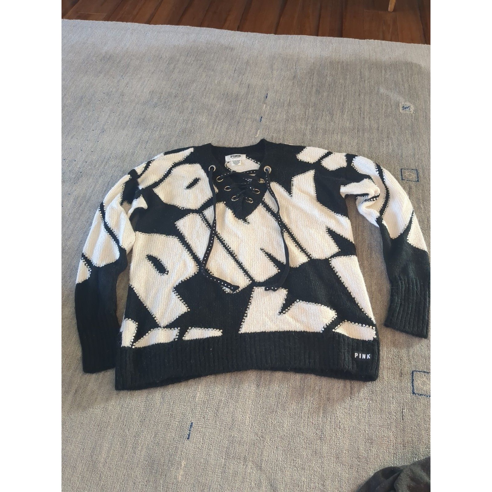 Exclusive Vs Fashion Show Logo Sweater